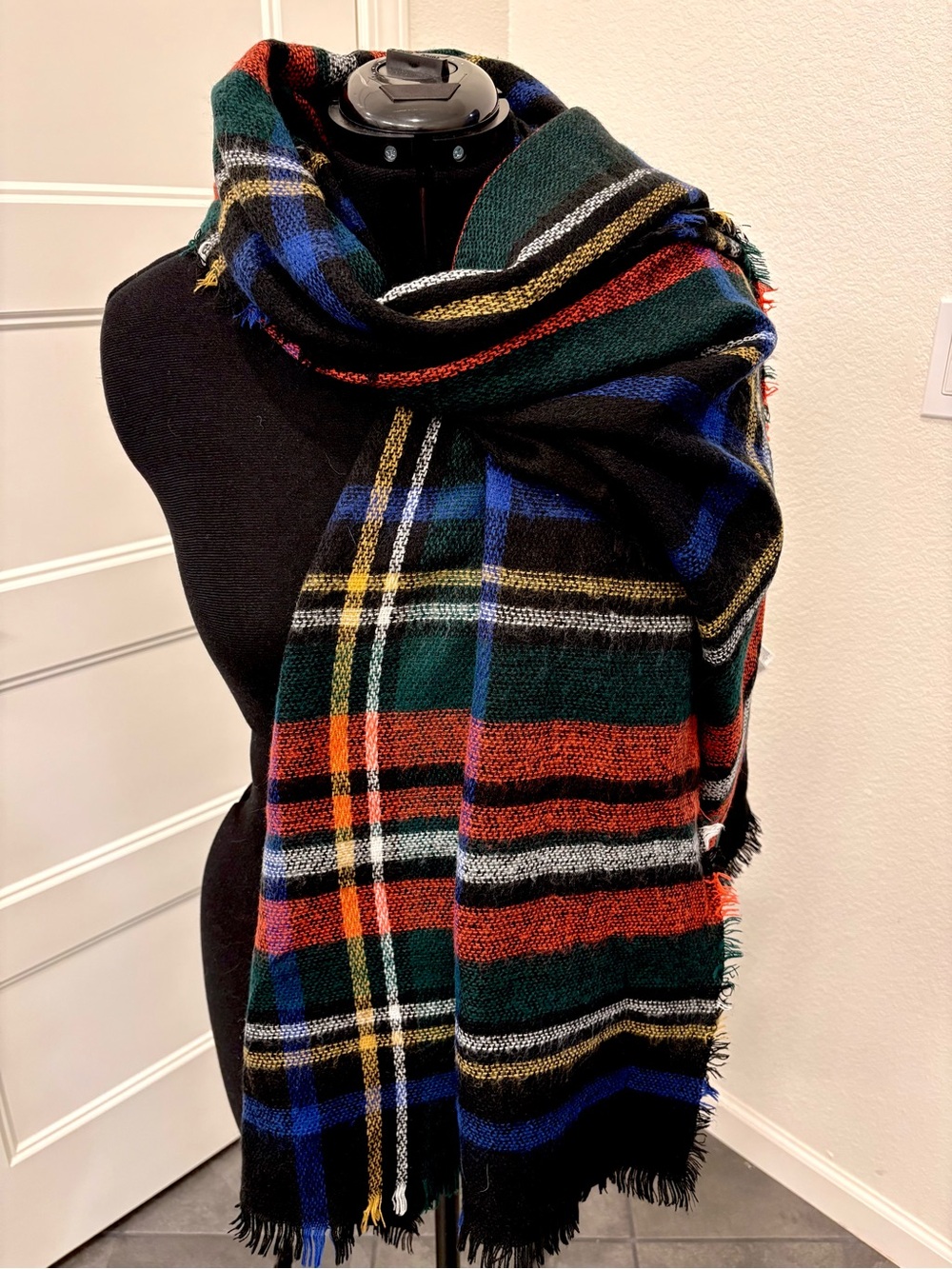 Old Navy Plaid Blanket Scarf in Green, Red & Blue